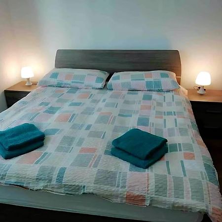 Appartamento completo zona centrale, 4 posti letto Gorizia Esterno foto