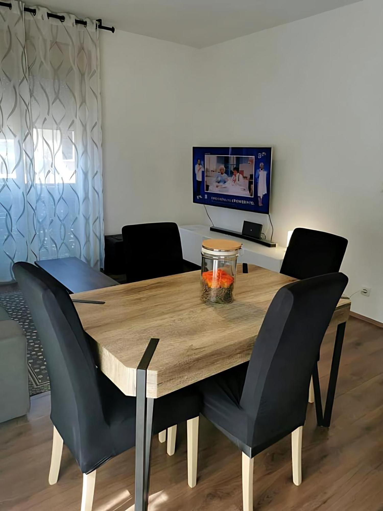 Appartamento completo zona centrale, 4 posti letto Gorizia Esterno foto