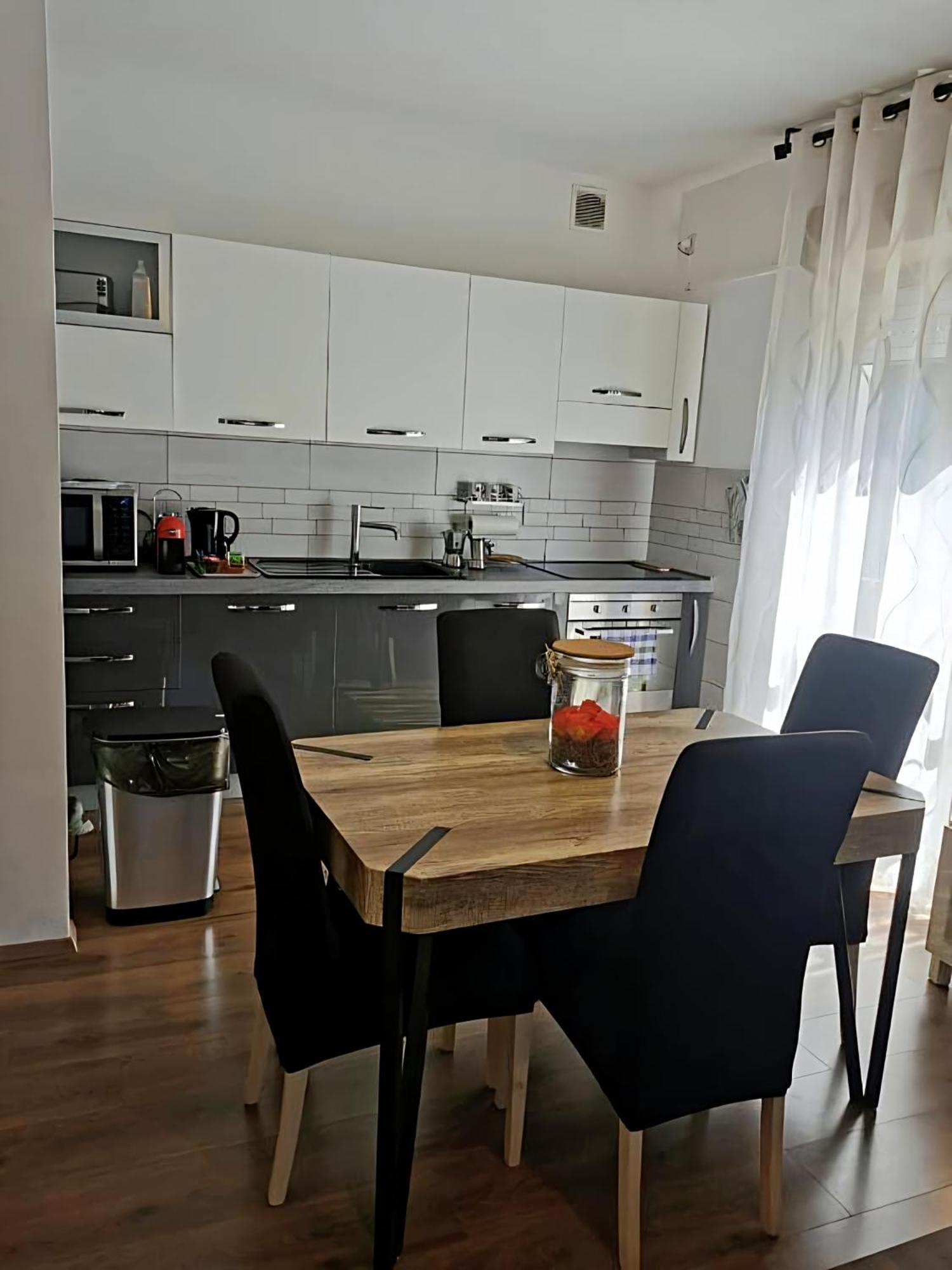 Appartamento completo zona centrale, 4 posti letto Gorizia Esterno foto