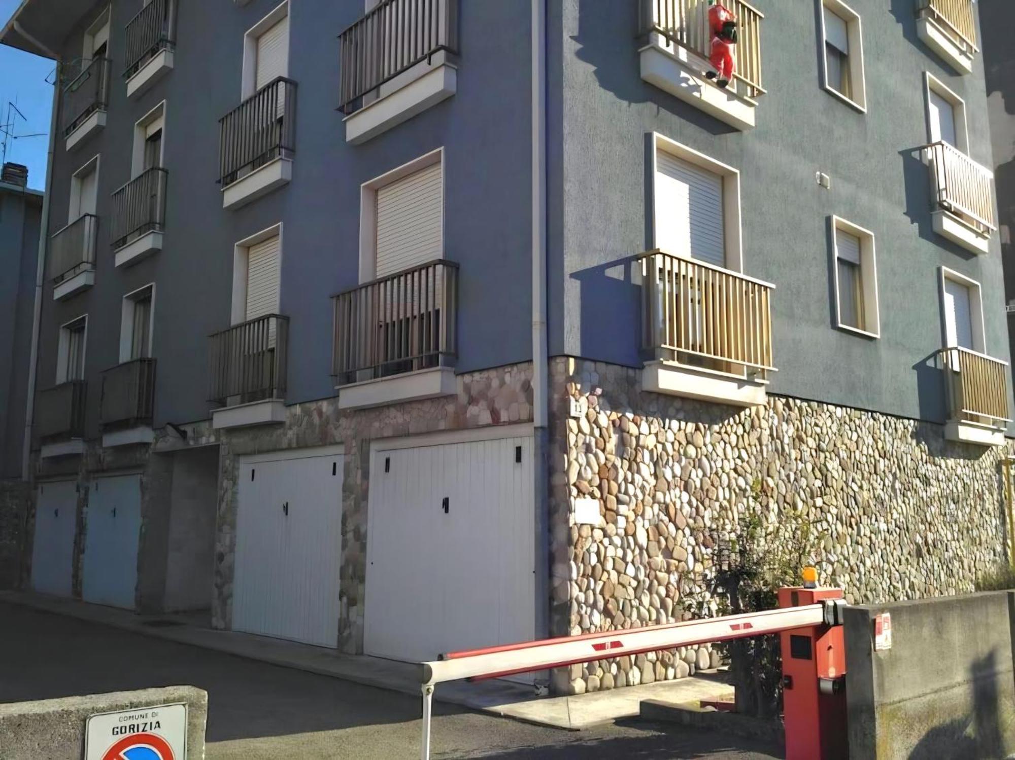 Appartamento completo zona centrale, 4 posti letto Gorizia Esterno foto